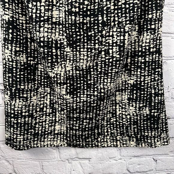 Banana Republic Women’s Sleeveless Ruffle Collar Shell Shirt Black & Tan M - Picture 8 of 8